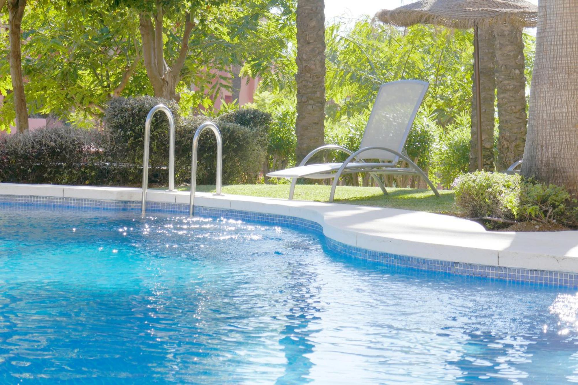 Salinas. Apartment For 4. Terrace/Parking/Pools/Gym/4Mins Beach 埃斯特波纳 外观 照片