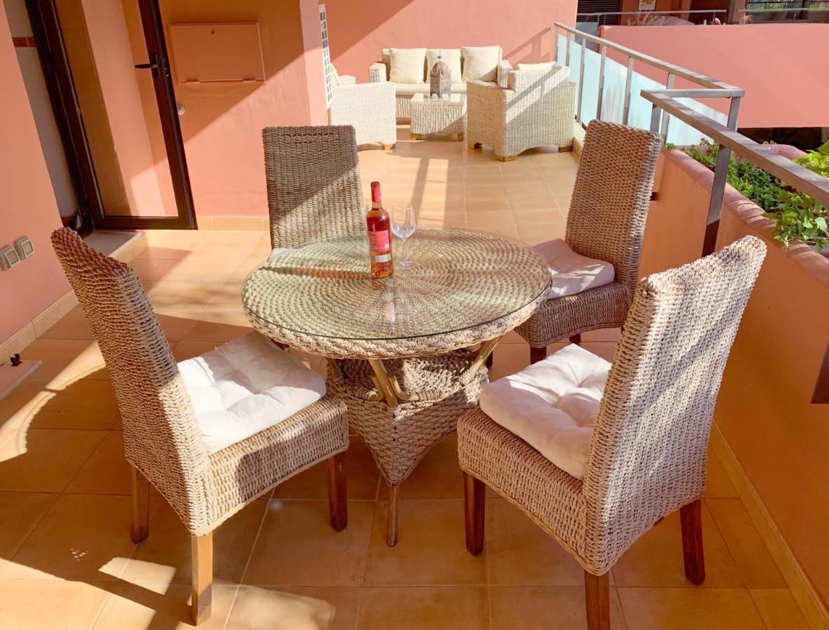 Salinas. Apartment For 4. Terrace/Parking/Pools/Gym/4Mins Beach 埃斯特波纳 外观 照片