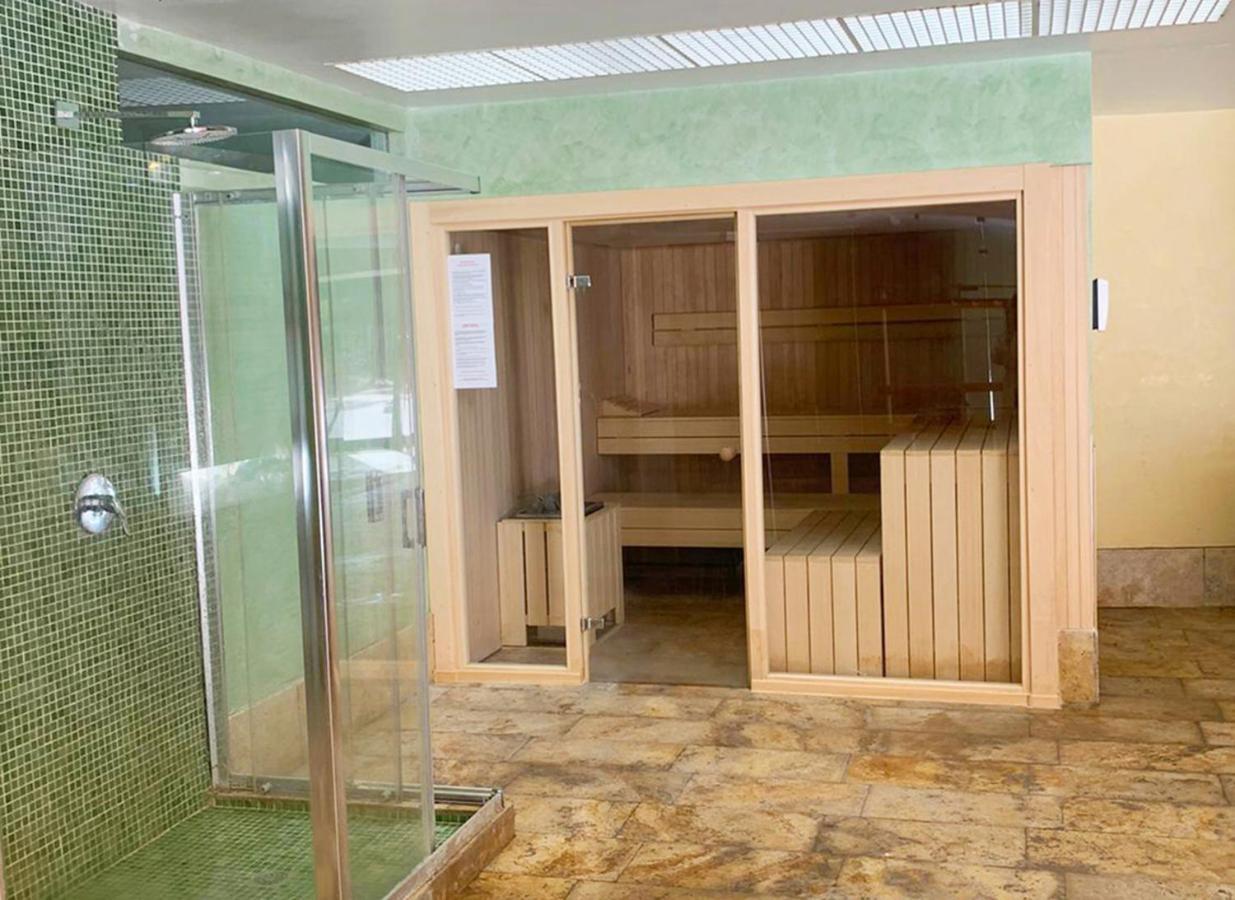 Salinas. Apartment For 4. Terrace/Parking/Pools/Gym/4Mins Beach 埃斯特波纳 外观 照片